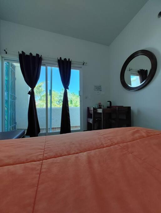 Habitacion Privada A Pasos Del Mar Con Bano Propio La Paz Exterior photo