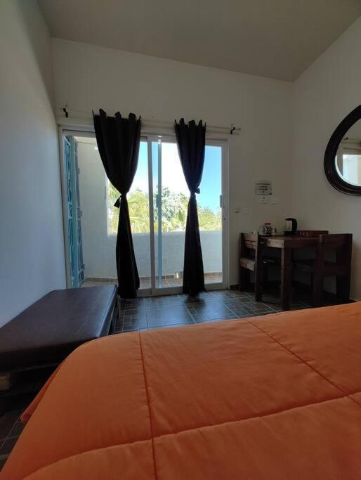 Habitacion Privada A Pasos Del Mar Con Bano Propio La Paz Exterior photo
